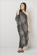 Load image into Gallery viewer, Love Kiki (Cleo) - Jersey loose fit Leopard print dress with single sleeve. Front View 1